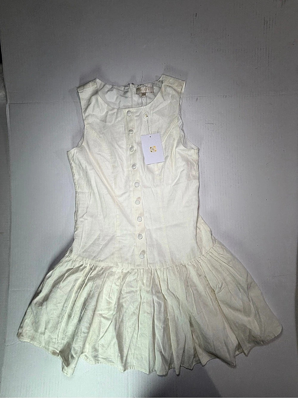Wayf linen blend Sleeveless Mini Dress in Cream NWT with small seam mend